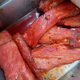 ข้ามหมูแดง