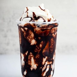 นมสดฮอกไกโดราดช๊อกโกแลตผั่น