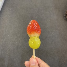 Size S  สตรอเบอร์รี่ 1 ลูก + องุ่น 1 ลูก  (ไซด์เล็ก)