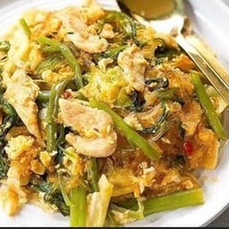 สุกี้ผัดแห้งไก่