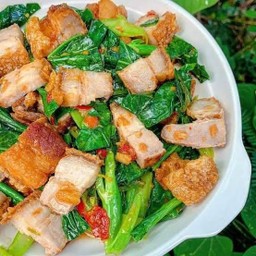 คะน้าหมูกรอบ (กับข้าว & กับแกล้ม