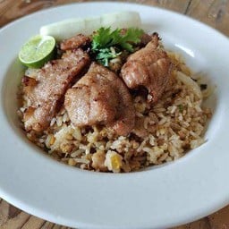 ข้าวผัดหมูชิ้น