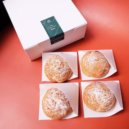 Classic Vanilla Choux BOX 4 Pcs