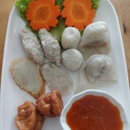 ลูกชิ้นปลารวมลวกจิ้ม