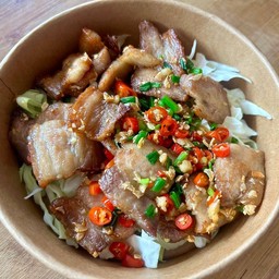 หมูสามชั้นคั่วพริกเกลือ (    กับข้าว    )