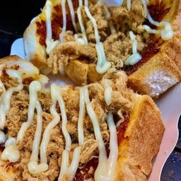 ขนมปังปิ้ง พริกเผาหมูหยอง+มายองเนส 1 เเผ่น