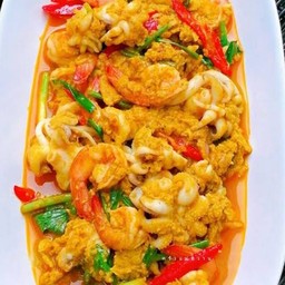 ผัดผงกระหรี่(เลือกเนื้อสัตว์ด้วยค่ะ)