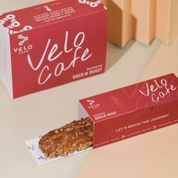 Almond Eclair With Vanilla Cream