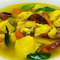 ไก่ต้มขมิ้น