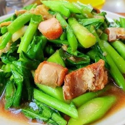 ผัดคะน้า(เลือกเนื้อสัตว์ด้วยค่ะ)