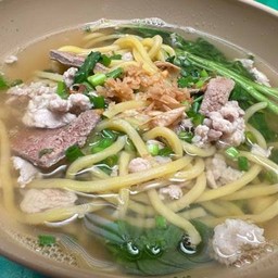 ก๋วยเตี้ยวเส้นโซบะหมูน้ำใส