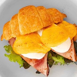 Egg Benedict Croissant