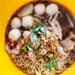 มาม่า หมูน้ำตก พิเศษ