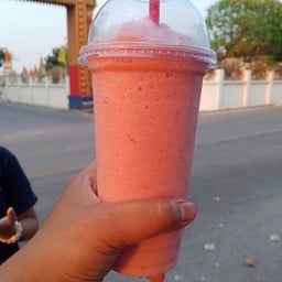 สตอเบอรี่ปั่นนมสด