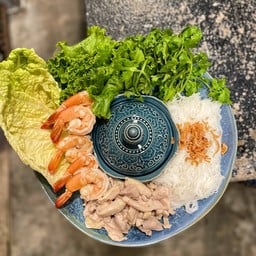 กุ้ง หมู หมี่ เมี่ยงผักสด