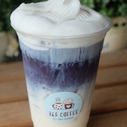 ชาอัญชันมะพร้าวนมสด