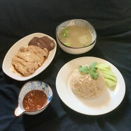 ฉลุย ข้าวมันไก่สไตล์สิงคโปร์ ตลาดเจ้าพระยา