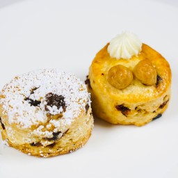 สโคน ( 2 ชิ้น )