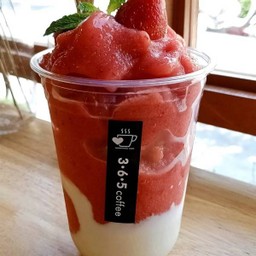 สตอเบอรี่โยเกิร์ต