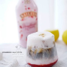 Strawberry milk coffee