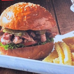 เบอร์เกอร์ เนื้อออสย่าง Grilled Australian Beef Burger