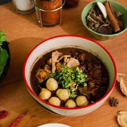 ก๋วยเตี๋ยวหมูตุ๋น