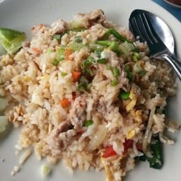 ข้าวผัดหมูชิ้น