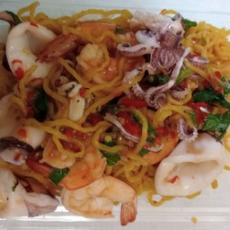 กับข้าวกระเพราทะเลหมีเหลือง