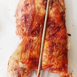 ไก่ย่างวิเชียรครึ่งตัว