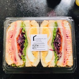 แซนด์วิชไข่ต้มปูอัดโบโลน่า