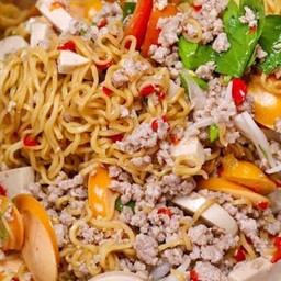 ยำมาม่ารวม