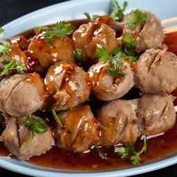 ลูกชิ้นเอ็นเนื้อทอด อร่อยต้องลอง