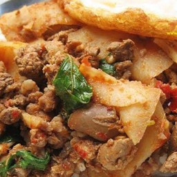 กระเพราหมูหน้อไม้ดอง(เป็นกับข้าว)