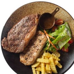 สเต็ก เนื้อออส&หมูคุโรบุตะ ซอสไวน์แดง Steak Australian Beef&Kurobuta pork Red Wine Sauce