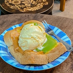 ปังติมสองใจ สังขยาชาไทยใบเตย