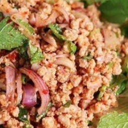 ข้าวหน้าลาบหมู