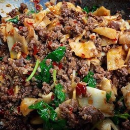 กระเพราเนือหน้อไม้ดอง(เป็นกับข้าว)