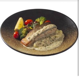 สเต็กปลาแซลม่อน ซอสครีม มันบด Salmon Steak Cream Sauce Mashed Potatoes