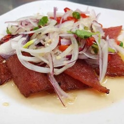 ยำหมูแผ่น