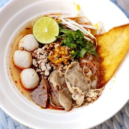 ก๋วยเตี๋ยวหมูต้มยำ