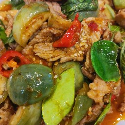 ผัดพริกแกงมะเขือ