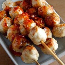 ลูกชิ้นหมูทอด อย่างดี ไม้ละ