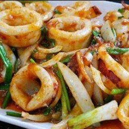 ปลาหมึกผัดพริกเผา