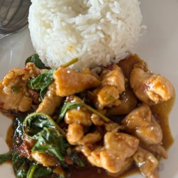 กระเพราไก่