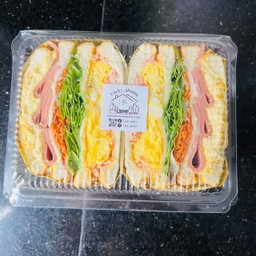 แซนด์วิชไข่ข้นหมูหยองปูอัด