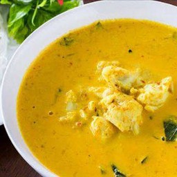 ขนมจีนน้ำยาแกงปู (กรรเชียงปู)