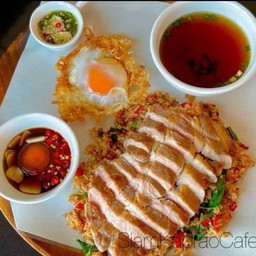 เซ็ทกะเพราหมูหน้าสันคอหมูสเต็ก