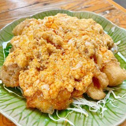 ข้าวราดปลาเนื้อทอง
