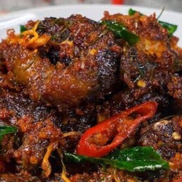 เครื่องแกงปลาดุกเป็นกับ