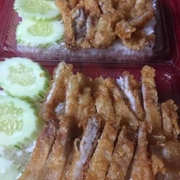 กินกับน้ำพริก - ไข่เจียวชีส น้ำพริกกะปิ หมูทอดจิ้มแจ่ว ข้าวคลุกกะปิ กะเพราพริกแห้ง